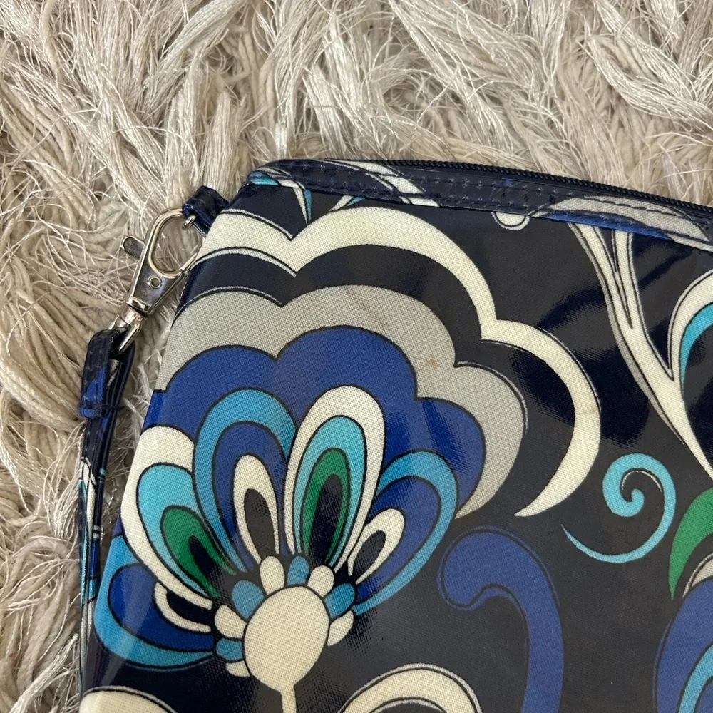 Vera Bradley Vinyl-Lined Makeup Toiletry Bag in Mediterranean Blue RETIRED